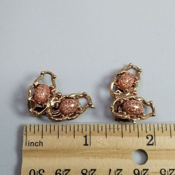 Vintage Goldstone Cabochon Clip On earrings, Gold Tone Setting, Retro Estate - Picture 4 of 6